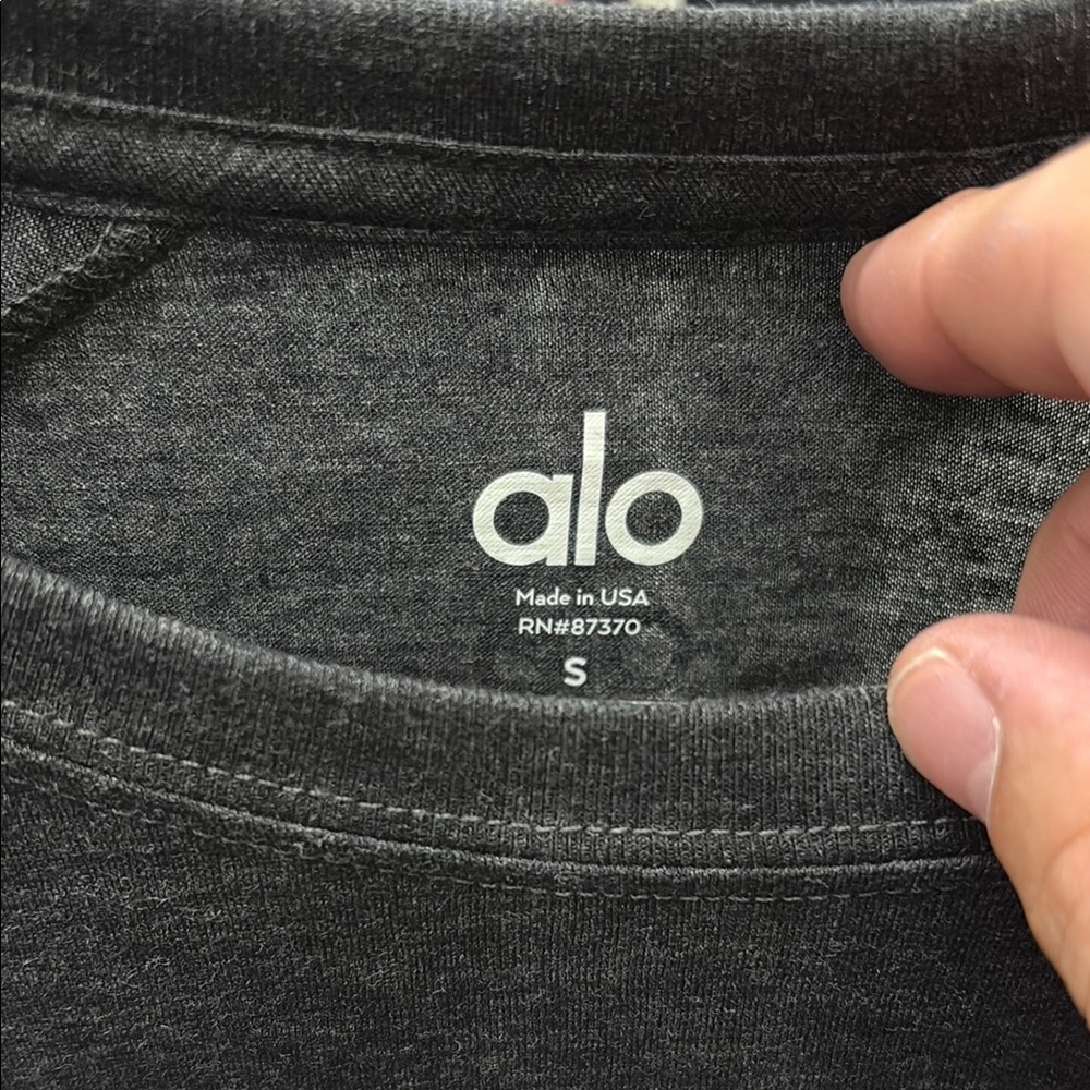 ALO Yoga Gray Short Sleeve Tee - Picture 4 of 8